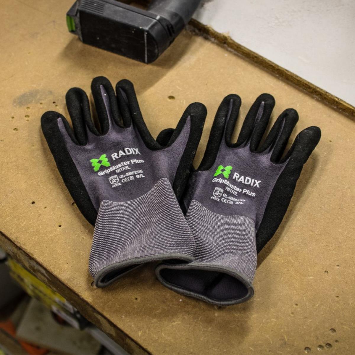 Radix GripMaster Plus - Werkhandschoenen - Nitril Micro Foam - Black/Grey - M8 / M Radix GripMaster Plus - Werkhandschoenen - Nitril Micro Foam - Black/Grey - M8 / M